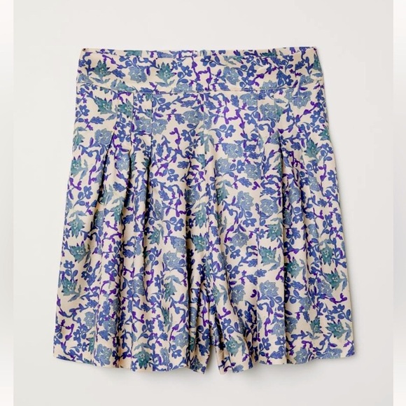 H&M Floral Patterned High waist Pleated short beige Cream blue viscose US 2 NWT - Picture 3 of 16